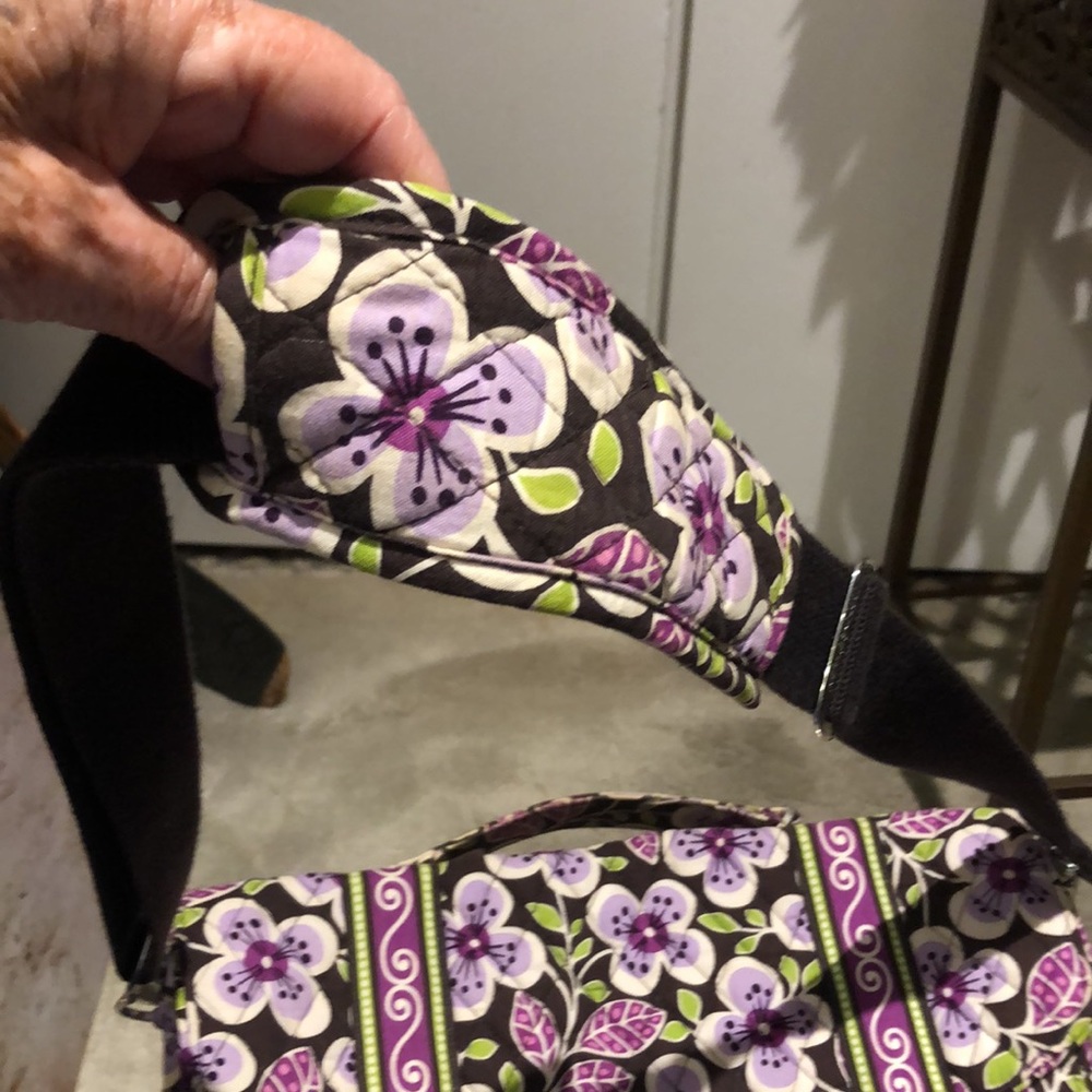 Vera Bradley, vintage business/valise type. Comes with a detachable strap - Picture 10 of 16